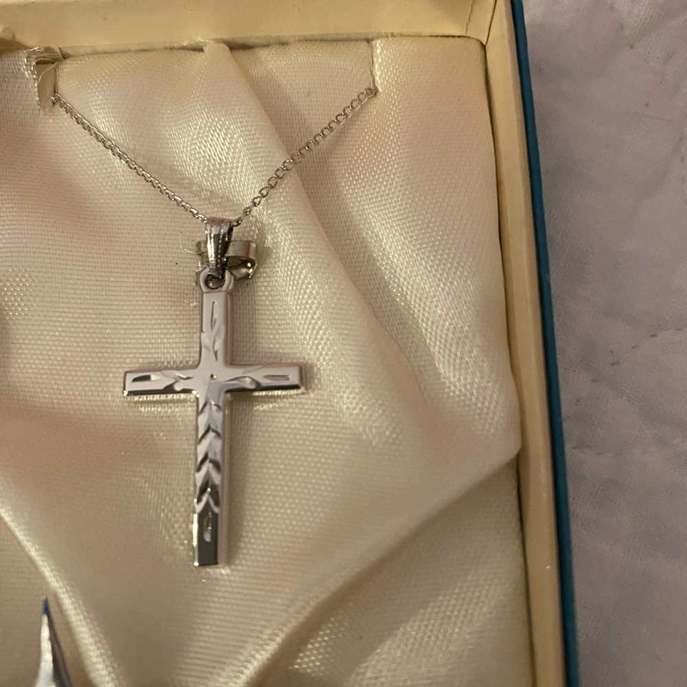 New Sterling Cross w/Chain